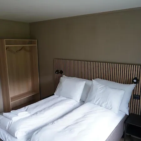 Aurora Adventures Otel