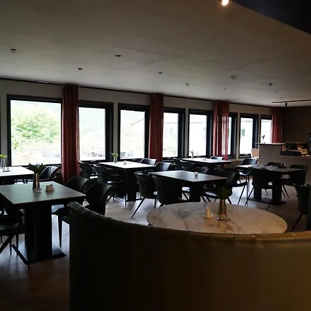 Hotel Aurora Adventures 4*