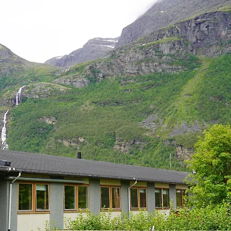 Aurora Adventures Otel 4*